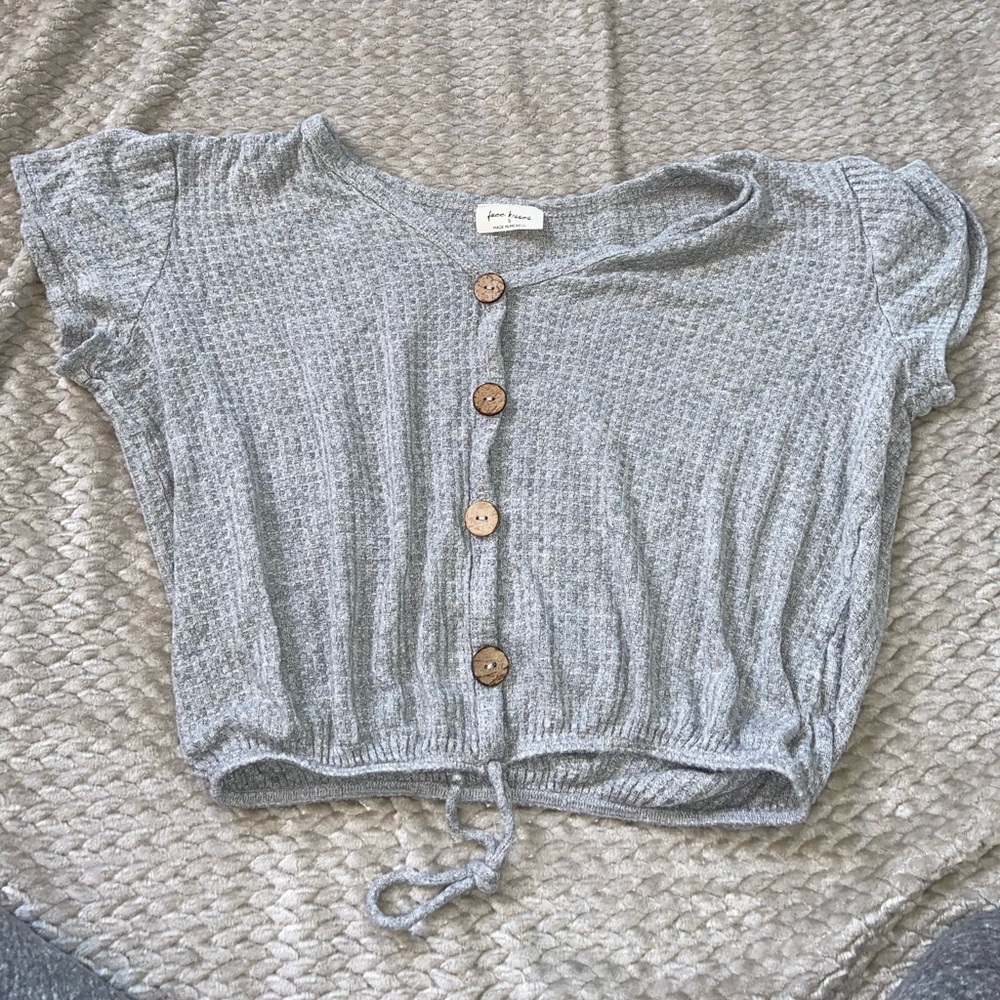 Small gray t-shirt